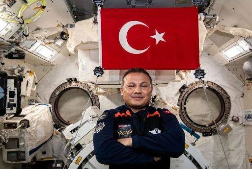 Alper Gezeravcı nasıl beslendiğini açıkladı. Uzay üssünde bir günü nasıl geçiyor? - Resim: 2